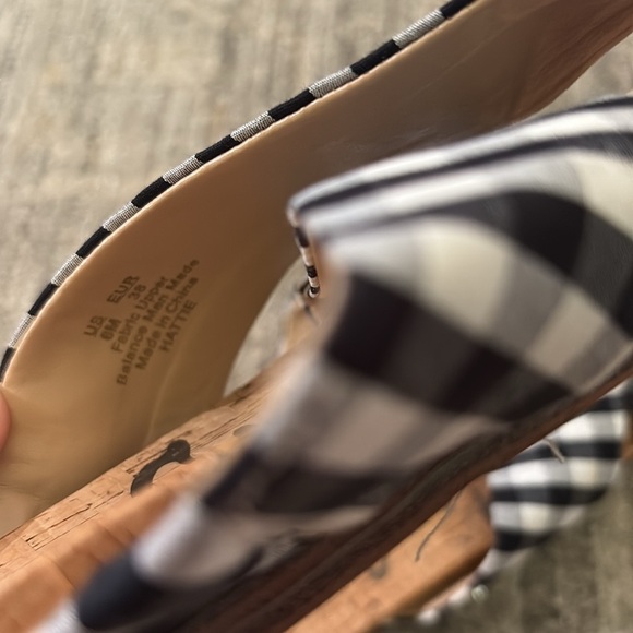 Sam Edelman Checkered Slide Sandals - women’s 8 - black and white - Picture 6 of 7